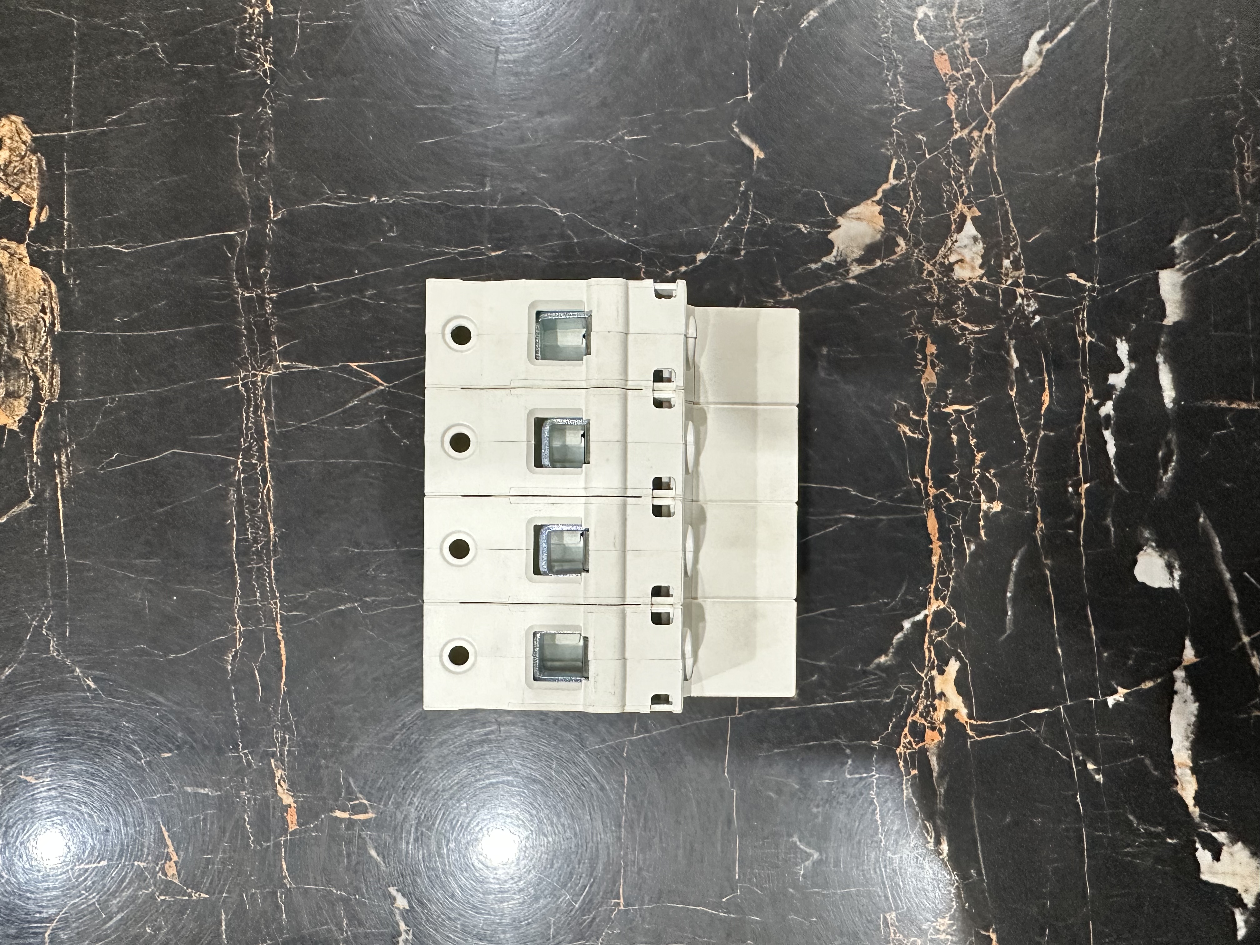TOMZN TOB1-63H C63 4 Pole AC MCB – 63A 400V AC Circuit Breaker | 6000A Breaking Capacity 5